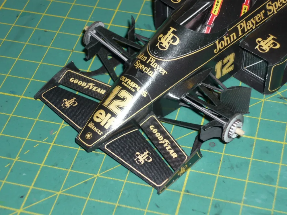 Papierový model Lotus 97T GP Port 85